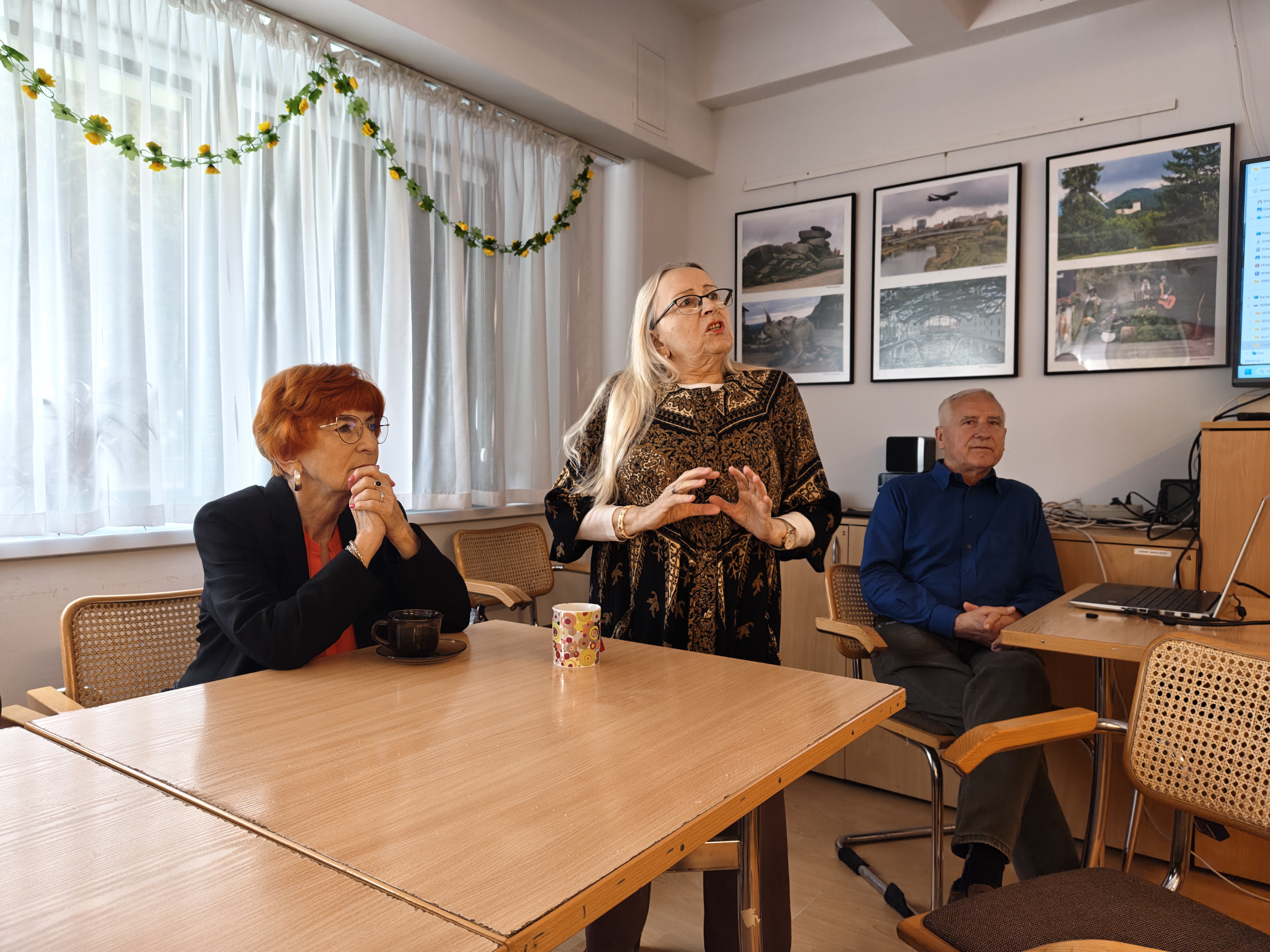 Świat zatrzymany w kadrze – wernisaż wystawy “14. PRZEGLĄD FOTOGRAFII ‘ 2025” Klubu ”FOTOOKO”